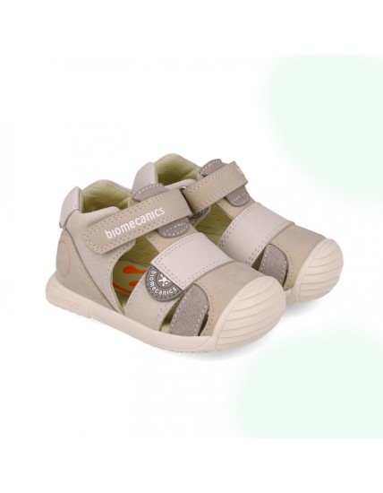 Sandals for Boy Biomecanics