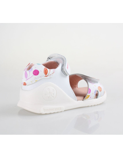 Sandals for Girl Biomecanics