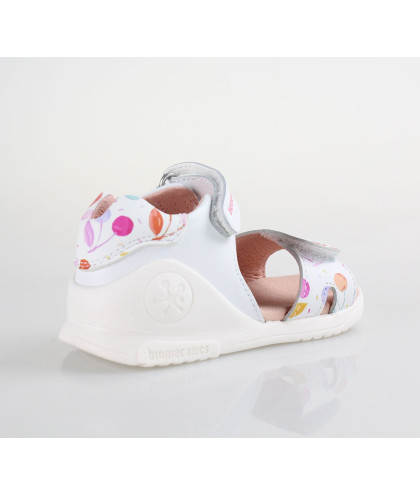 Sandals for Girl Biomecanics